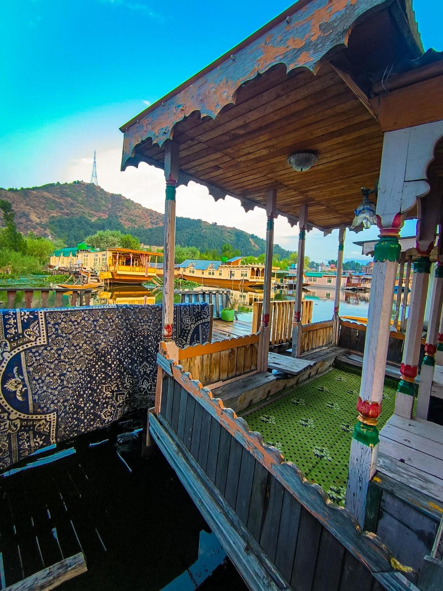 Houseboat Shora Palace Group Of Houseboats Botel